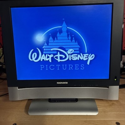 Magnavox 15MF400T/37 15'' Retro Gaming LCD TV with Power Adapter & Cord No Remote