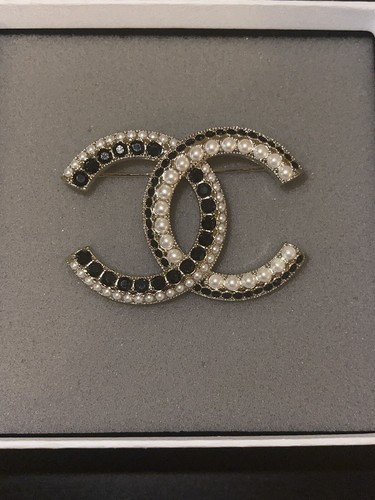 CHANEL Authentic Medium Black Crystal & Pearl CC Logo Brooch Gold Tone with Box