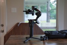 DJI RS 2 Gimbal Stabilizer Pro Combo