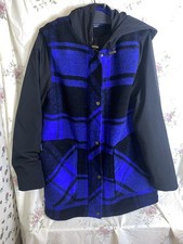 Pendleton Women's Hooded Blue Plaid Jacket - Medium- no wear seen. extra Buttons