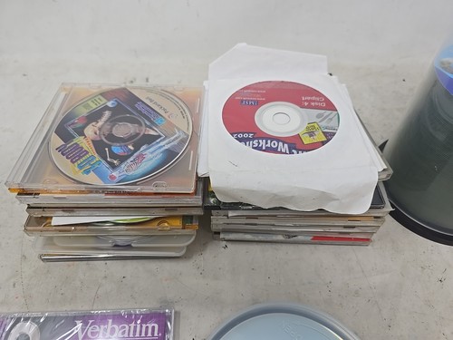 Huge Lot of Mixed Media CDs Tapes VHS Blank & Software Some New Read - Afbeelding 8 van 12