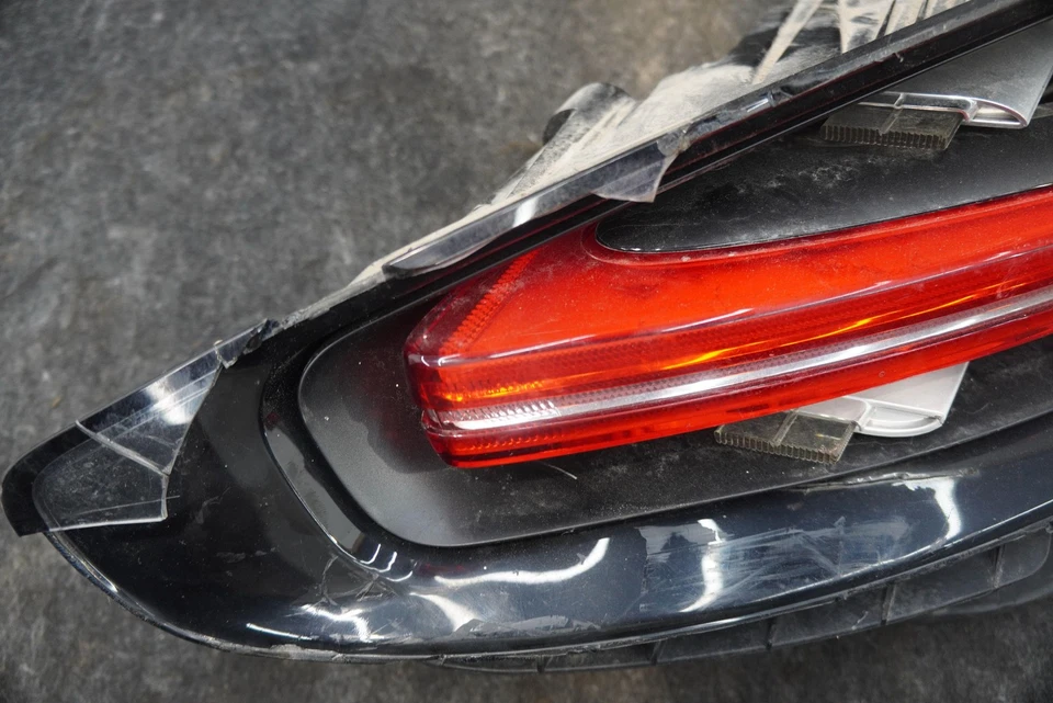 Задний правый задний фонарь 982945096N от оригинального производителя Porsche 718 Cayman Boxster 982 *Примечание* - Изображение 2 из 4