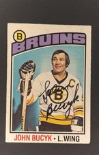 1976-77 O-Pee-Chee - Johnny Bucyk #95 Auto