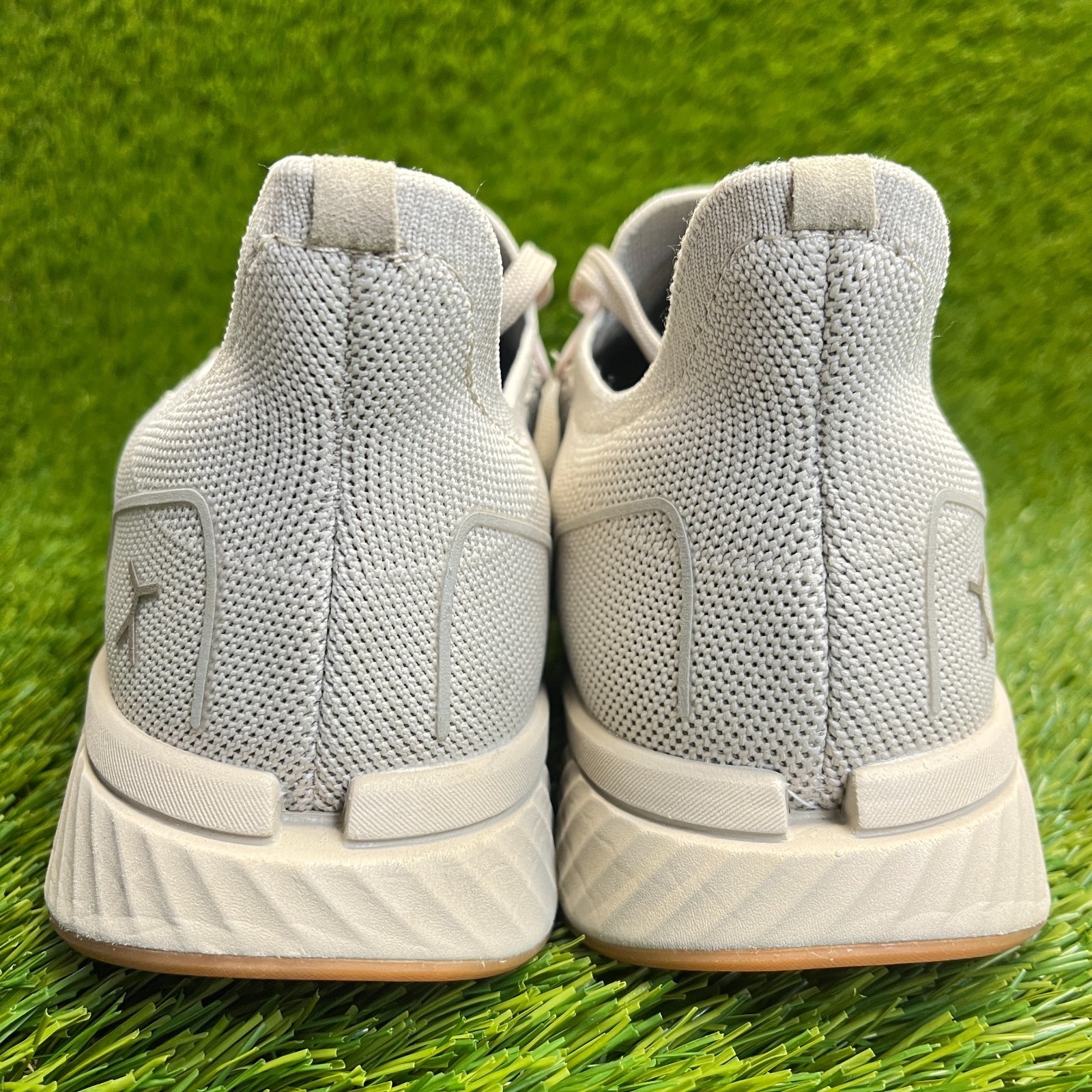 Flux Adapt Runner Sand Gum Mens Size 9 Womens Size 10.5 Running Athletic Shoes