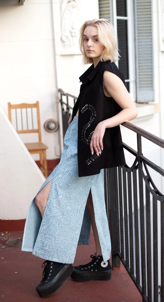 Camisa Negra Hecha a Mano, Camisa Patrón Pin, Ropa Unisex, Conjunto de Verano, Única Foto 4 de 4