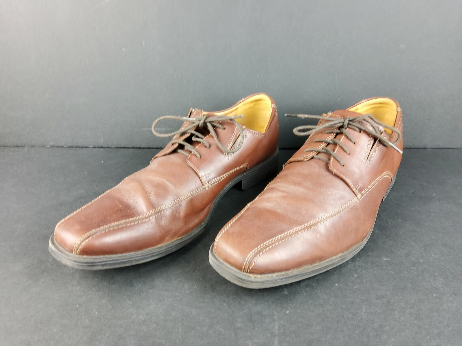 SAOLA Scarpe eleganti Clarks taglia 13 M collezione uomo OrthoLite marrone morbide Cush Captoe