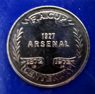 Pin's émaillé Cardiff City - Vainqueurs FA Cup 1927 - Collection Football