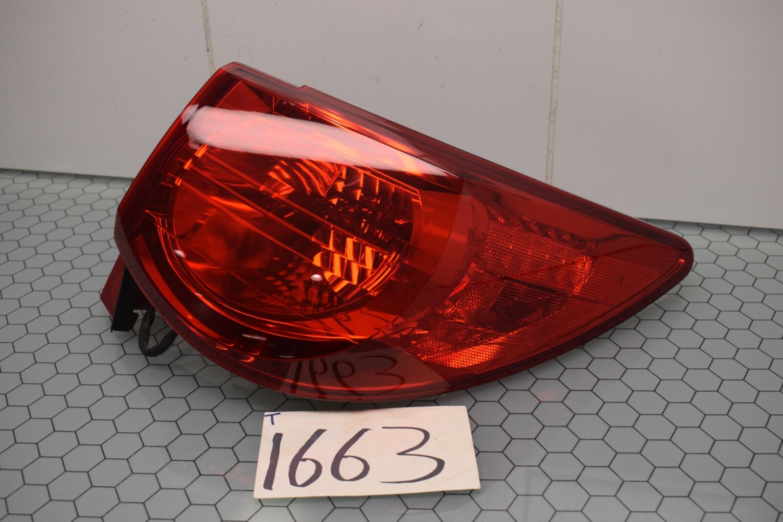 09 10 11 12 Chevrolet Traverse PASSENGER Side Tail Light Used Rear Lamp #1663-T