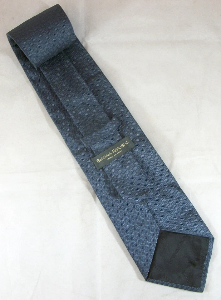 BANANA REPUBLIC Slate Gray Solid Herringbone Silk Neck Tie 57" L x 4" W (F162) - Image 3 of 3