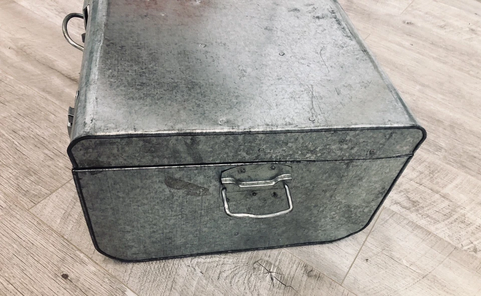 Diseño UTILERÍA Plateado Tronco de Almacenamiento Metálico Tronco Mundial Correo Gratis del Reino Unido Foto 2 de 4