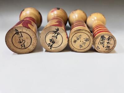 Kokeshi lot de 2 poupées japonaises vintages - Décoration Kokeshi lot de 2 poupées japonaises vintages - Décoration