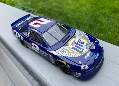 RUSTY WALLACE #2 NASCAR MILLER LIGHT /HARLEY DAVIDSON LIMITED EDITION 1:24 1999