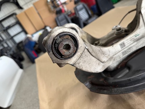 2015-2023 Ford Mustang 5.0 GT LH Driver Side Rear Spindle Knuckle Hub - OEM - Picture 8 of 12