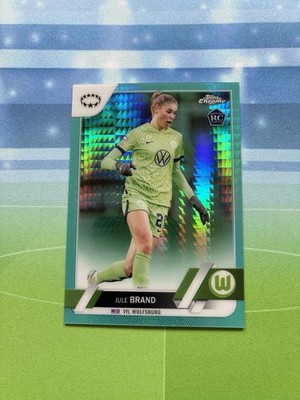 2022-23 Topps Chrome Women's UCL RC Jule Brand Aqua Prism VFL Wolfsburg