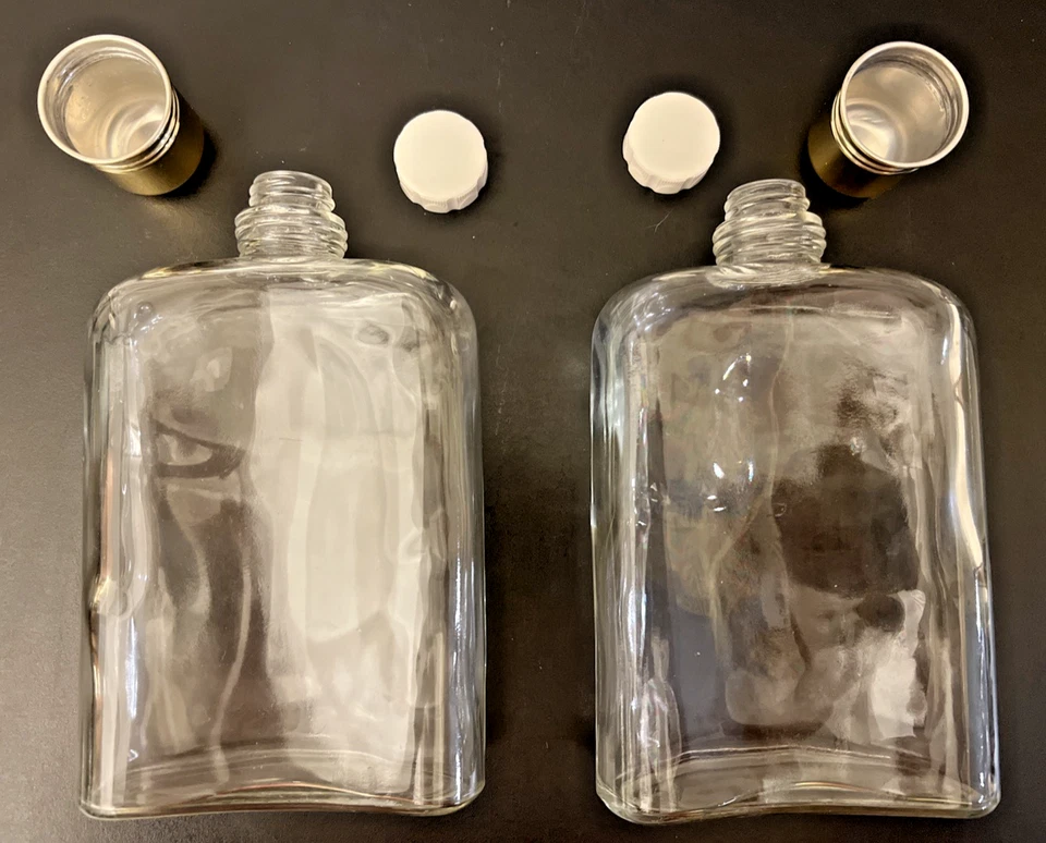 Juego de 2 frascos de cadera de vidrio de 500 ml con tazas de chupito de metal, tapones de rosca y estuche de viaje con cremallera Foto 3 de 4