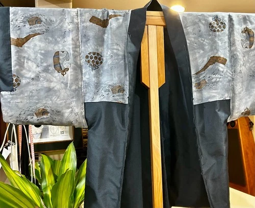 Unused Men s Haori, Pure Silk, deep navy blue, small size, excellent condition.  image 14