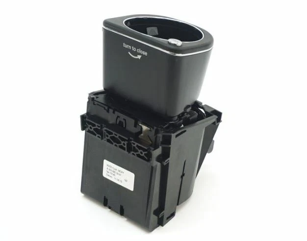 Portavasos trasero genuino Mercedes W203 Clase C en consola central tipo pulsador Foto 3 de 4