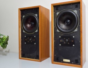 b&w d5 speakers