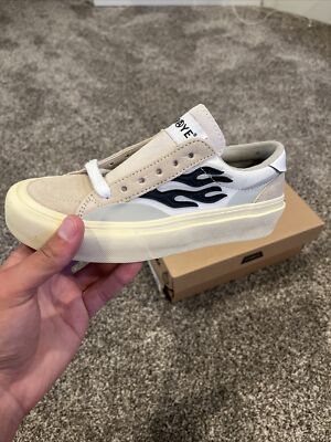 straye logan, bone/flame, Size