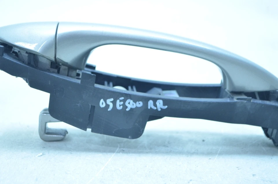 03-06 MERCEDES-BENZ W211 E500 MANIJA PUERTA EXTERIOR TRASERA DERECHA PLATA OEM Foto 3 de 4