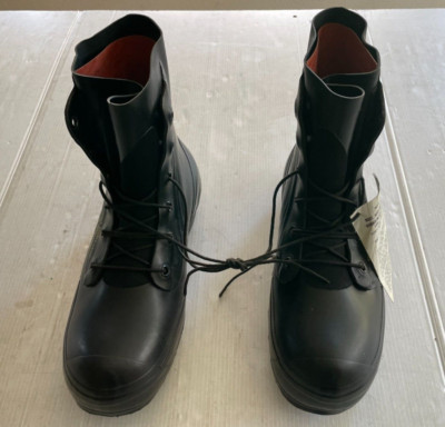 USGI BLACK BATA EXTREME COLD WEATHER MICKEY MOUSE 13 EXTRA WIDE (MINT CONDITION)