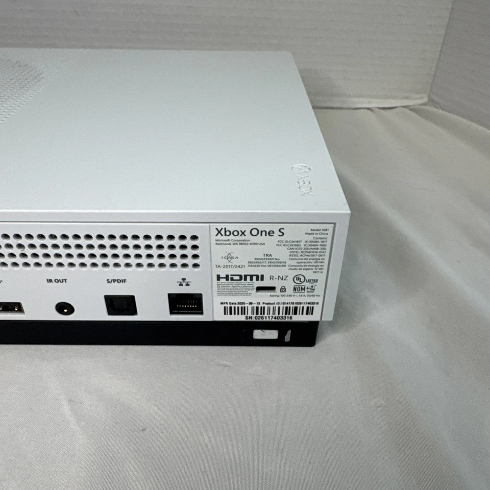 Xbox One S Console Only FOR PARTS NO POWER SEE DESCRIPTION  - Image 4 of 4