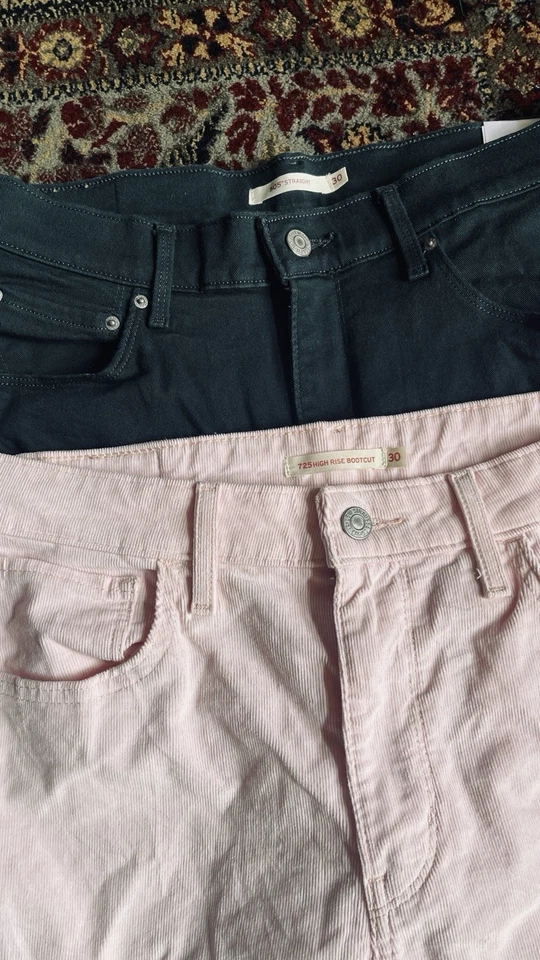 2 calças bootcut femininas Levi's 725 veludo rosa e verde 505 reta tamanho 30 - Imagem 2 de 4