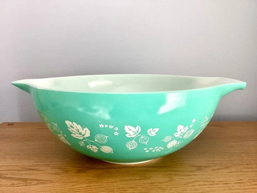 Vintage Pyrex Gooseberry Mixing Bowl Turquoise VGC Green Blue
