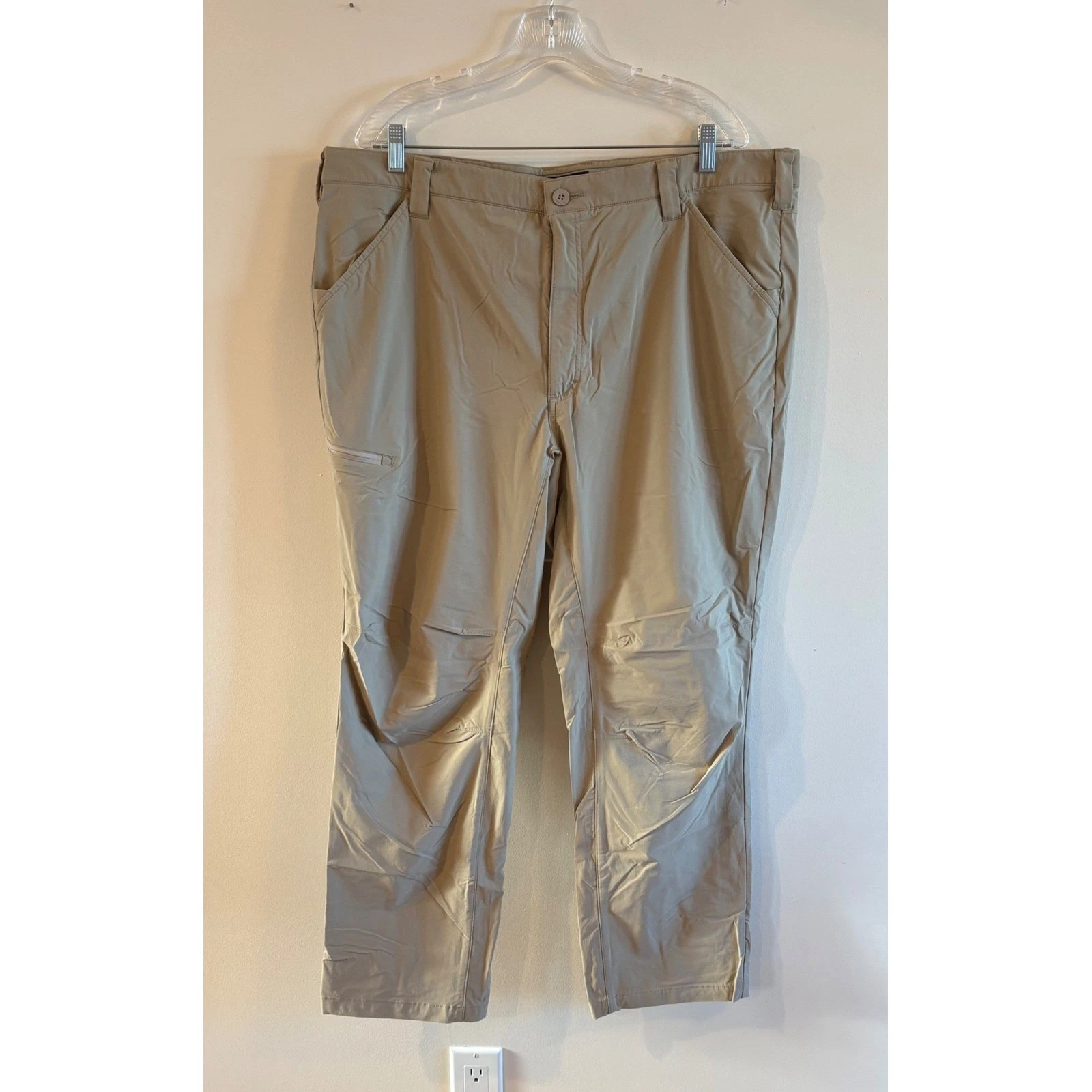 Orvis Jackson Quick-Dry Pants Mens Size 42x30 Khaki Stretch Hiking Outdoor
Opens in a new window or