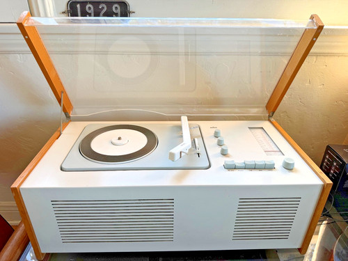 Braun SK 61 Phonosuper Radiogram 1961 – Dieter Rams & Hans Gugelot – Working