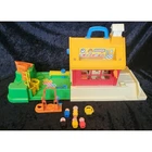 Vintage 1988 Fisher Price Little People School House 2550 Playground w/ Figures