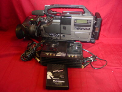Canon、JVCカメラ JVC color video camera KY-D29UCH w/canon BCTV Zoom Lens & Carry-on