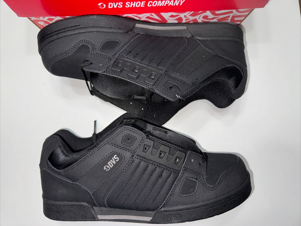 つきこ　37ブラック　VSS Celsius – DVS Shoes