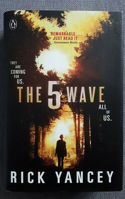 The 5th Wave by Rick Yancey - with Dust Jacket -  Hardback Book 2013 - BRAND NEW