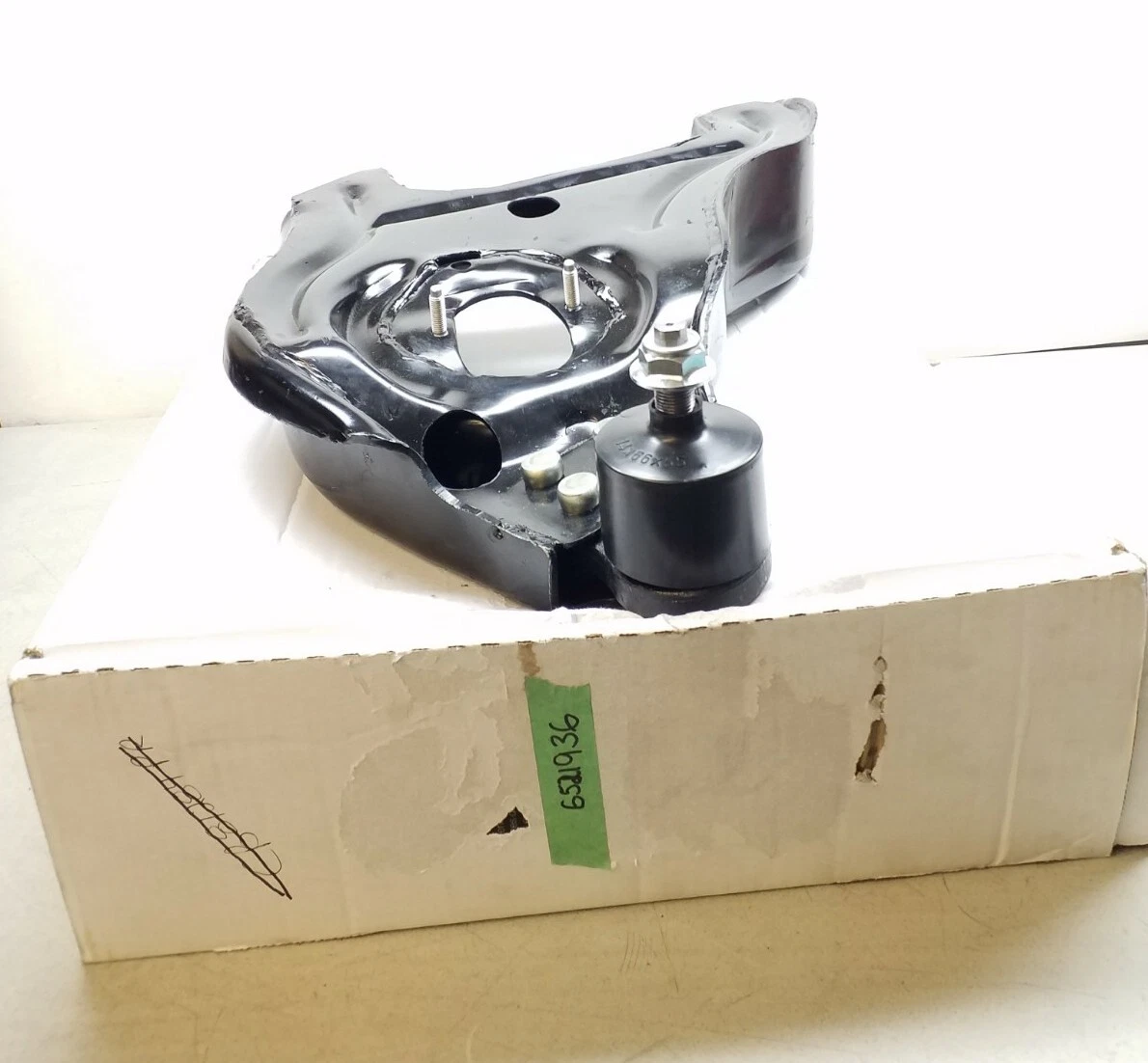 6521936 Control Arm W/Ball Joint - 6521936 Control Arm W/Ball 