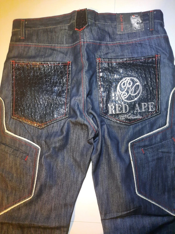复古 Y2K 红色 APE 宽松嘻哈海军蓝牛仔裤男式 34x32 码刺绣 — 第 2/4 张图片