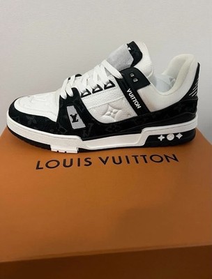 Louis Vuitton Trainer Men s Low Top Lace-Up Monogram Sneakers Black/White NIB