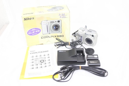 Nikon Coolpix E880 Battery With Charger Compact Digital Camera M527
