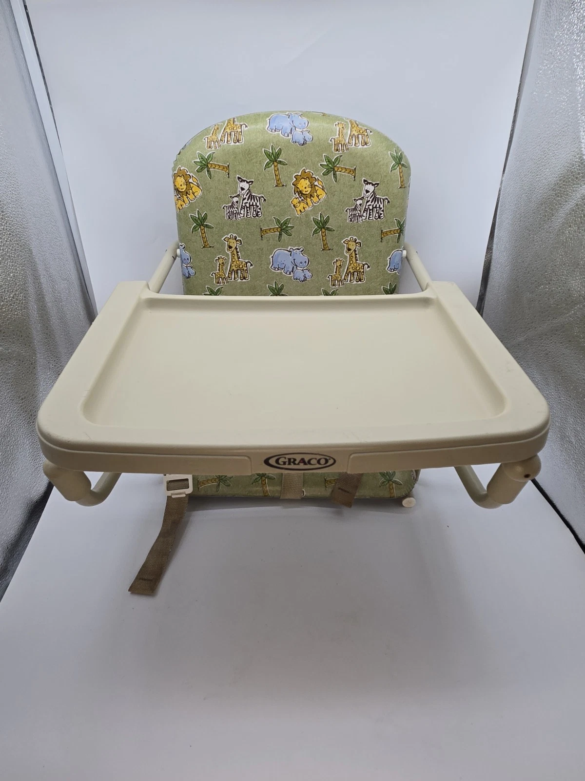 Vintage Graco Tot Loc Lock Clip-On Table Top Highchair Booster Seat Zoo Animals
Opens in a new windo