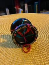 Magic YoYo Aluminum Pink/Blue Grafitti Pink String