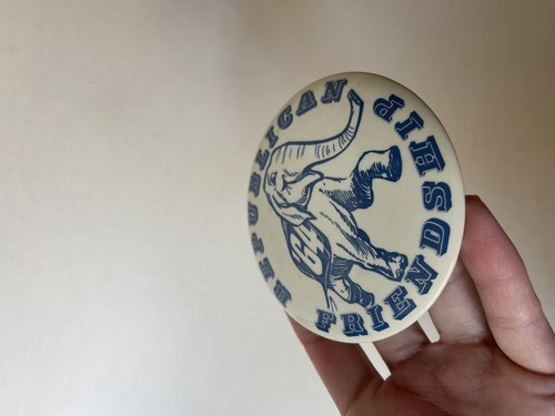 Vintage 1964 Large Button Pin republican Elephant Friendship Rare Find - Picture 4 of 4