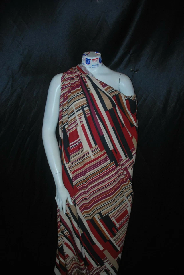 Viscose Spandex Jersey Knit Fabric 10 oz  Geometric Design made in Italy - Image 3 of 3