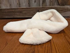 Apparis Bambi Scarf Faux Fur Ivory NWT Rachel Zoe Curateur Winter Box $92 MSRP