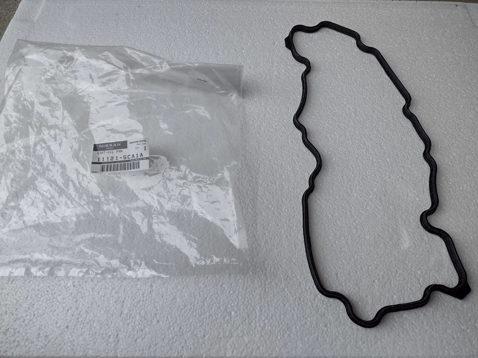 11121-5CA1A, BANDEJA INFERIOR DEL MOTOR GSKT. SOLO INFINITI Q50 y Q60 3.0 2x2 Foto 2 de 3