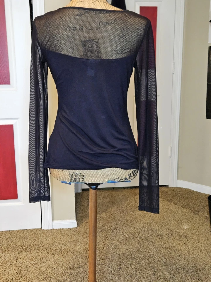 Blusa feminina H&M preta manga longa malha tamanho médio - Imagem 2 de 4