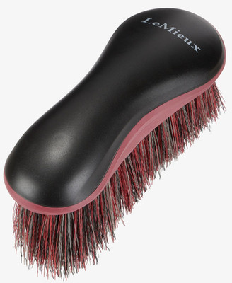 LeMieux Flicky Brush lange Borsten ergonomischer Silikongriff Pflege Staub Schmutz