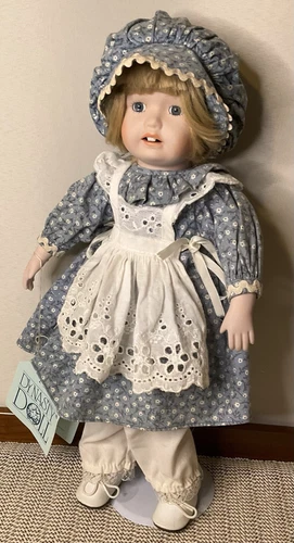 VETEMENTS A Dynasty Doll "JUDY" e il suo bambino bambola grazioso vestito a pois con etichetta