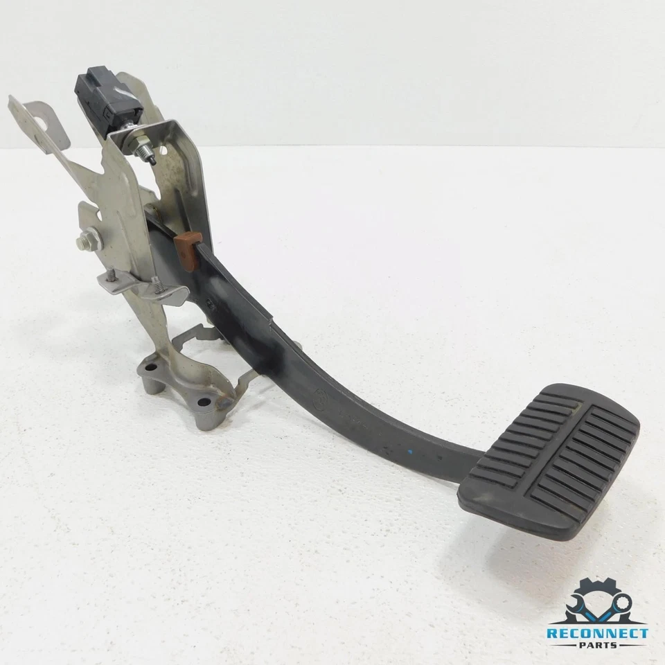 Conjunto de pedal de freno de transmisión automática Subaru Outback Legacy 2010-2014 OEM Foto 3 de 4