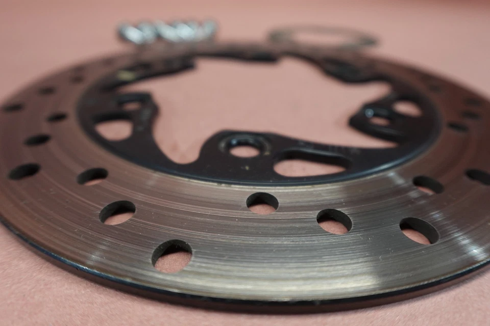 Disco de freno trasero con rotor trasero KTM 390 Adventure 2020 20-24 Foto 2 de 4