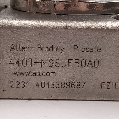 Allen Bradley 440T-MSSUE50 Guardmaster Trapped Key Interlock 2NC+